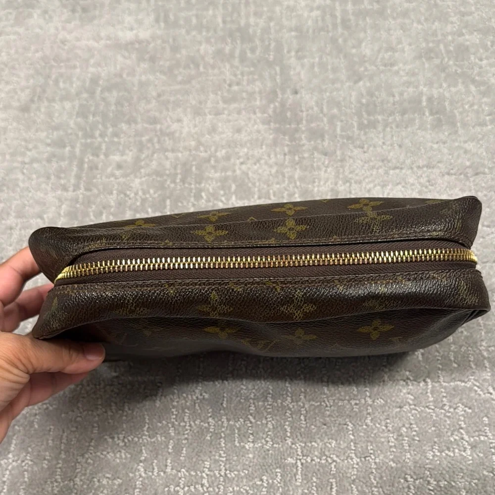 Louis Vuitton Brown Monogram Toiletry Bag - Picture 6 of 11